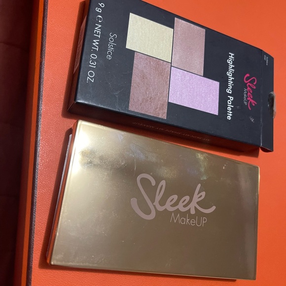 Sleek makeup highlighting palette in the color Solstice - Picture 3 of 3